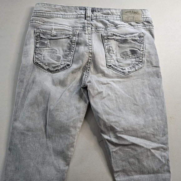 Silver Jeans Women's 28 Silver Gray Light Wash Elyse Skinny Crop Distressed - Picture 13 of 16